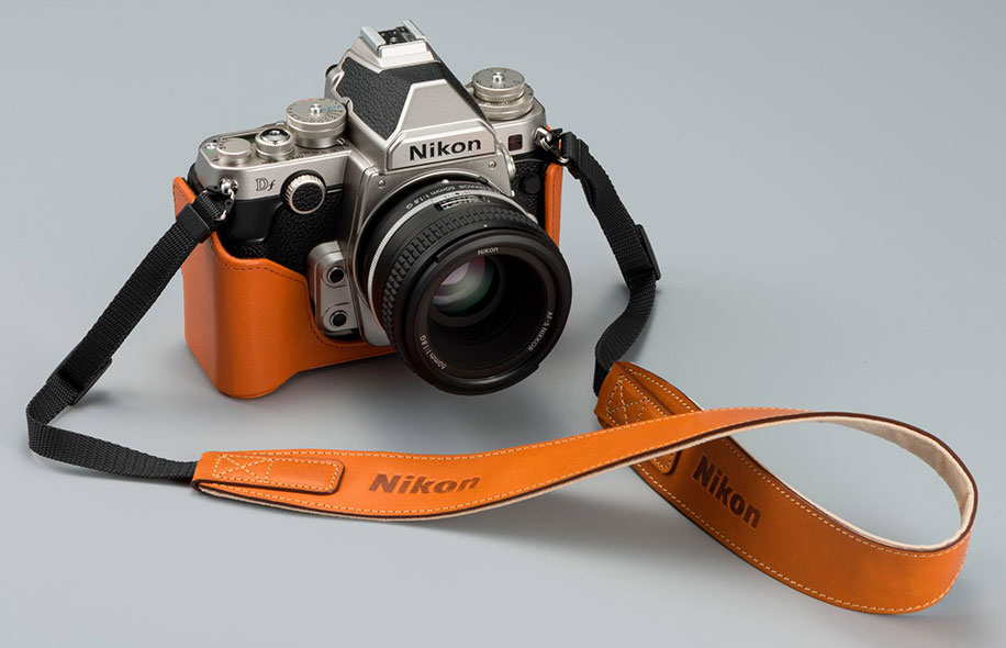 Nikon-Df-with-a-leather-case.jpg