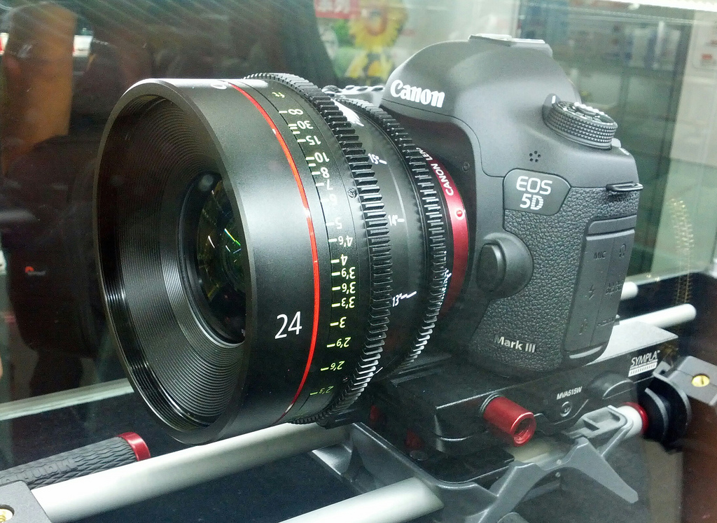 K & F Concept 77mm Slim MCUV Protecteur Filtre pour Canon 6D 5D Mark II 5D Mark III pour Nikon D610 D700 D800 DSLR 