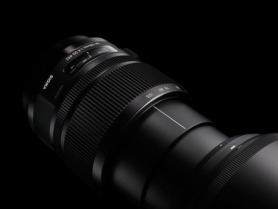 Sigma-24-105mm-f4-DG-OS-HSM-lens-3