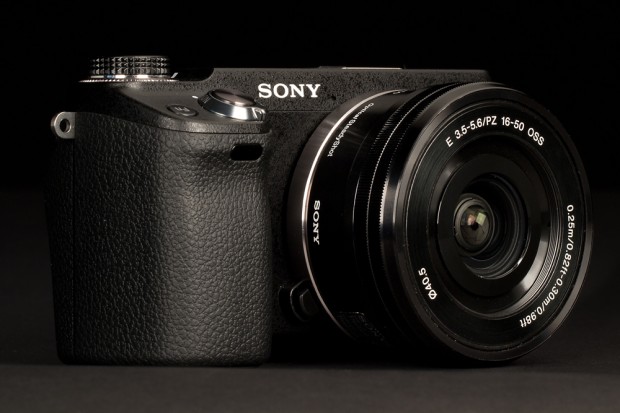 Sony-NEX-6-Review-front-angle