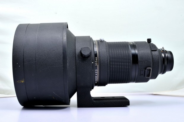 Nikon AI-S Nikkor 300mm f 2 ED IF lens