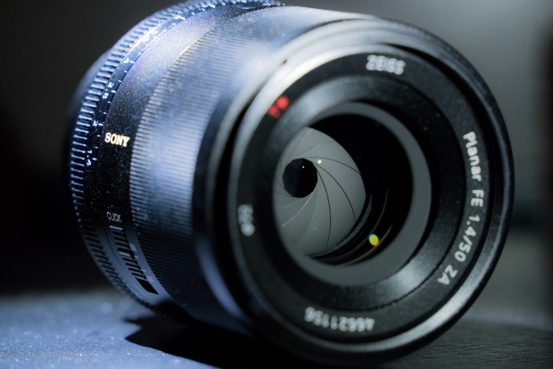 sony zeiss fe 50mm f 1.4 za lens