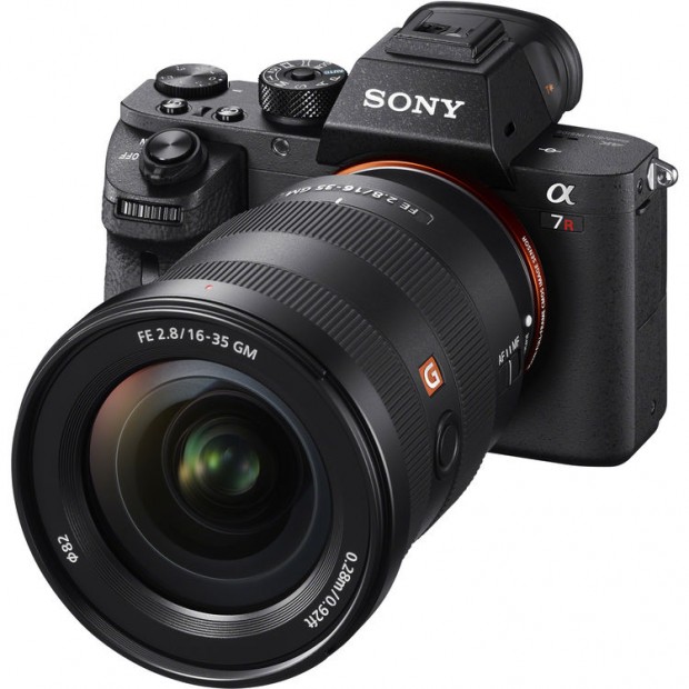sony fe 16-35mm f 2.8 gm lens
